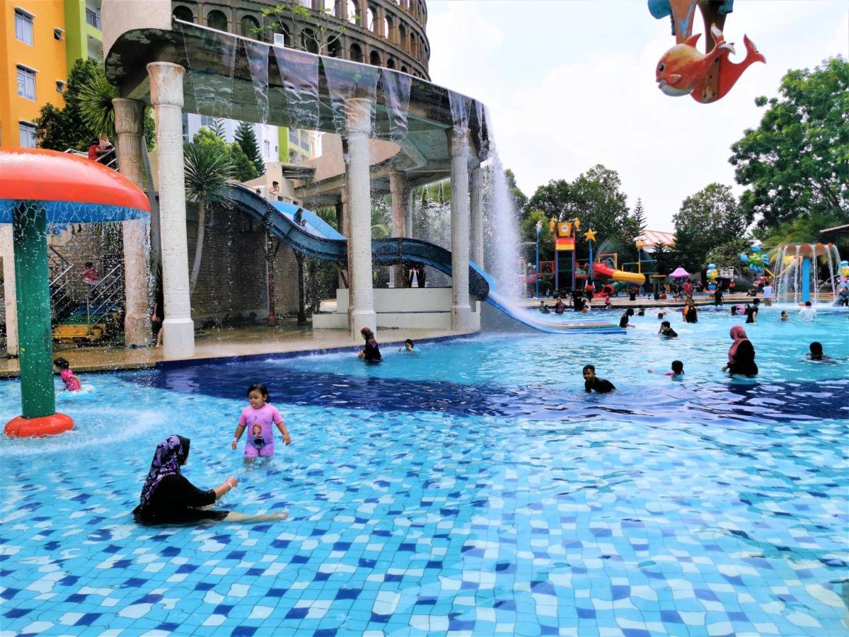 B - Lagoon Water Themepark Suite Melaka Town Eksteriør billede