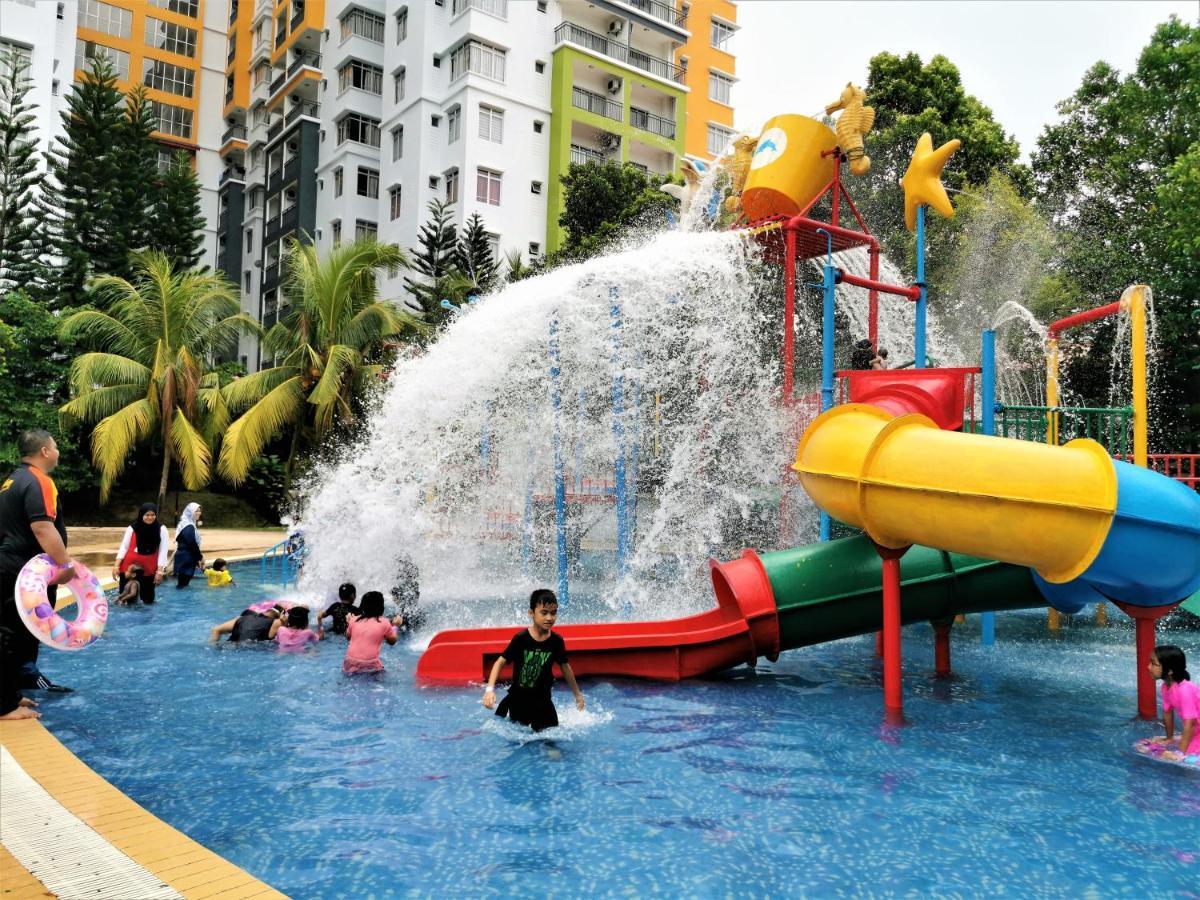 B - Lagoon Water Themepark Suite Melaka Town Eksteriør billede
