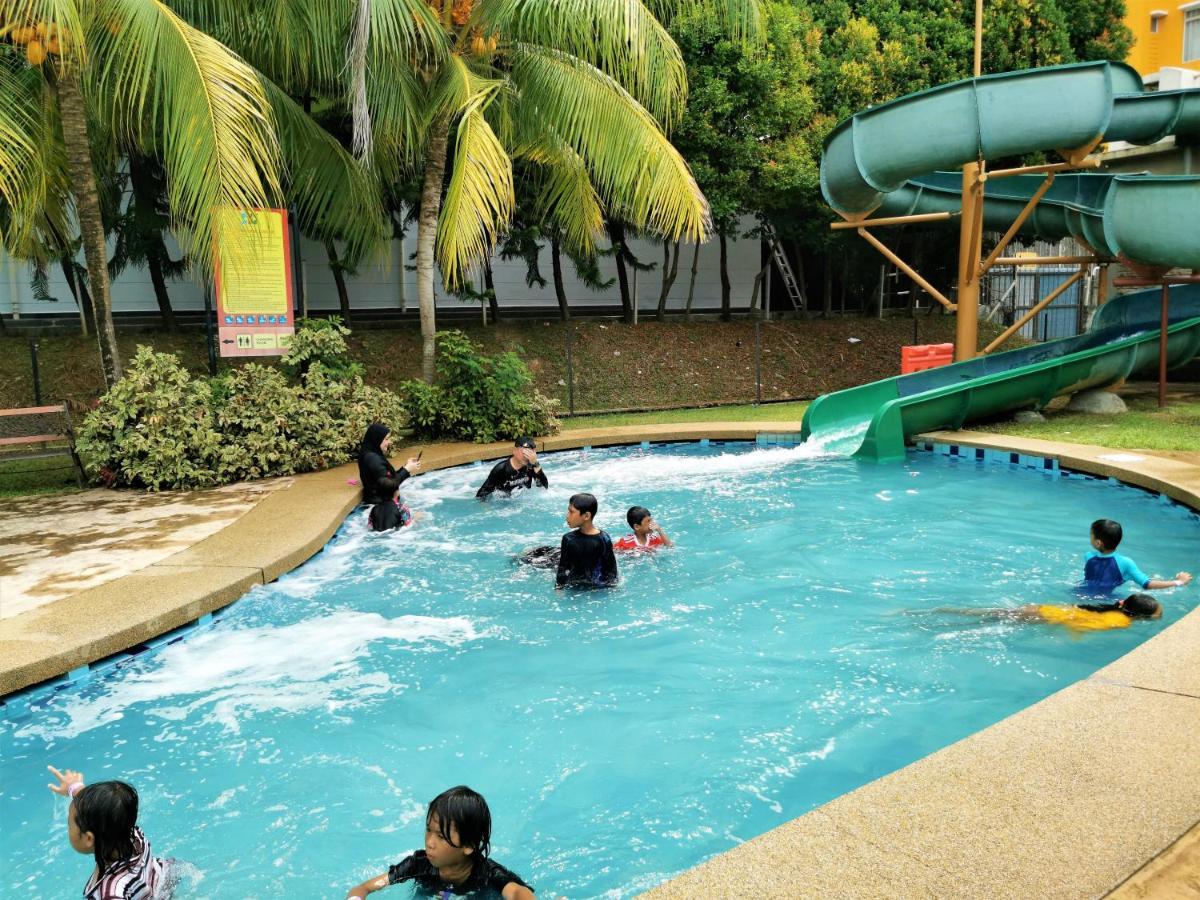 B - Lagoon Water Themepark Suite Melaka Town Eksteriør billede