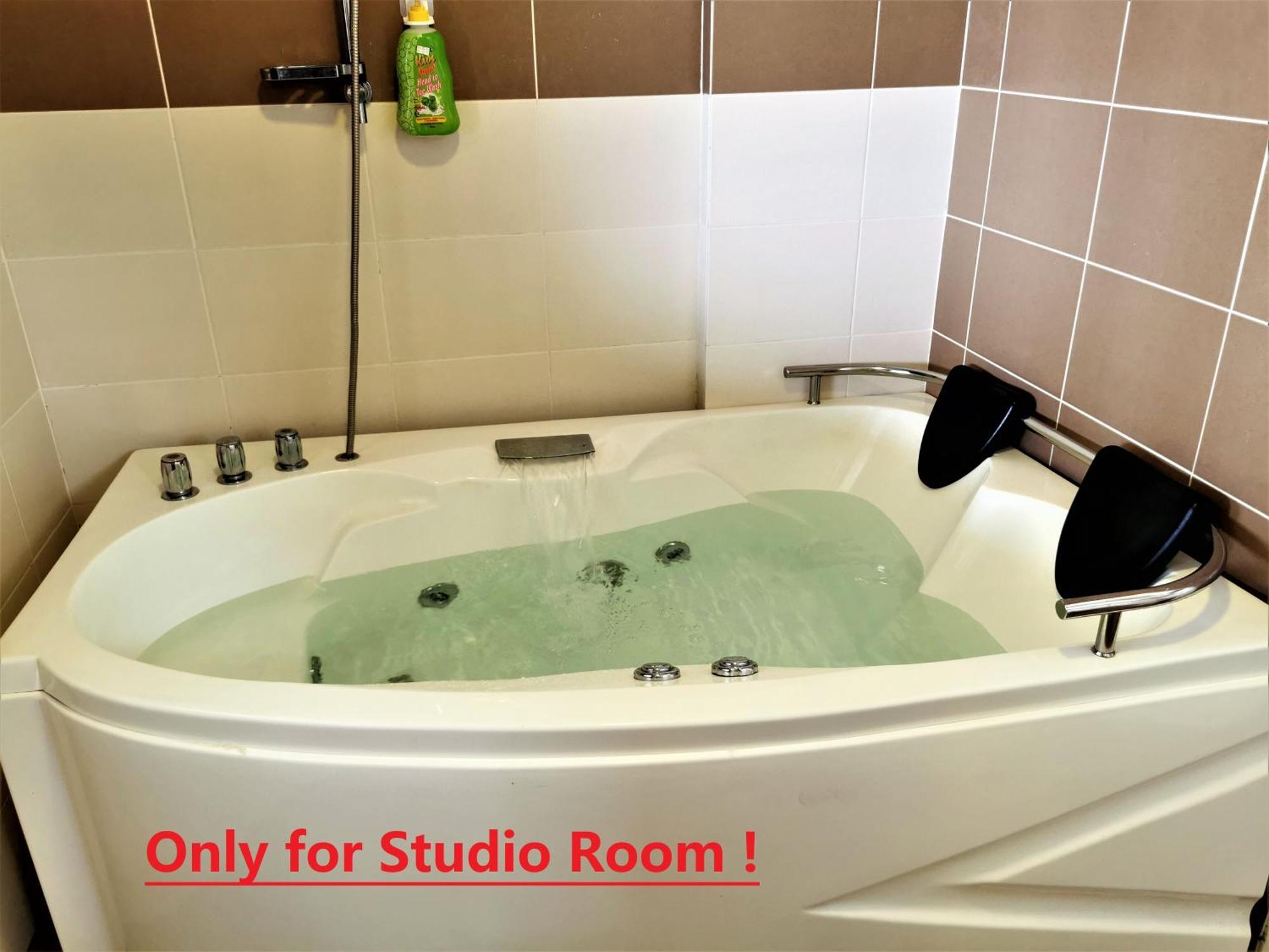 B - Lagoon Water Themepark Suite Melaka Town Eksteriør billede