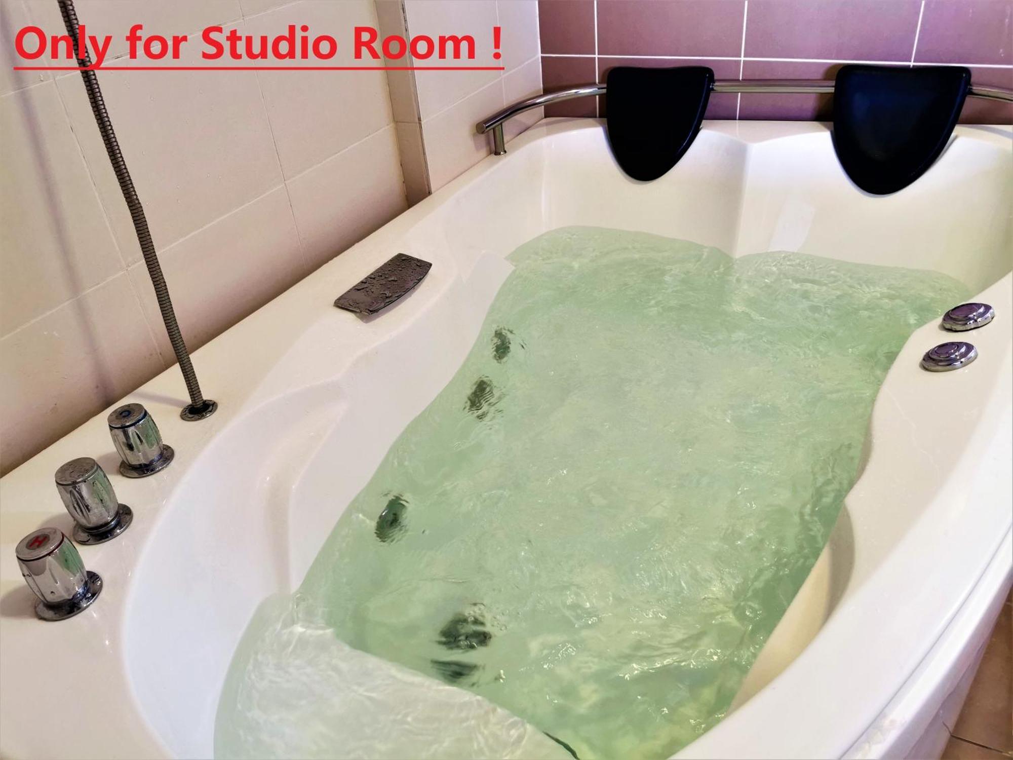 B - Lagoon Water Themepark Suite Melaka Town Eksteriør billede